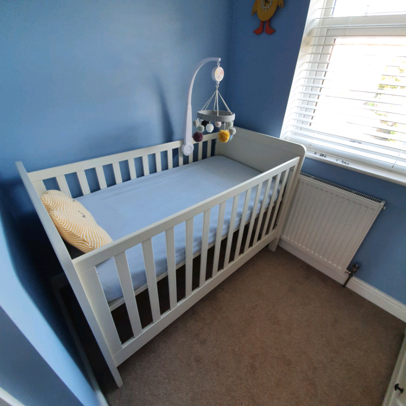 sienna mamas and papas cot bed